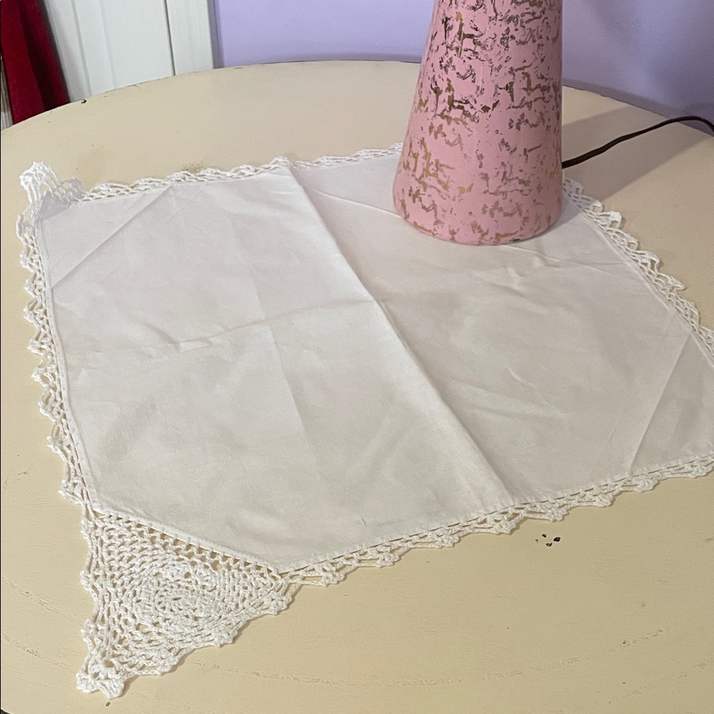 White formal cotton doilies -placemats set of 6